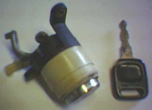 [Bild: Heckklappenschloss_Audi_80_89_Zylinder.jpg]